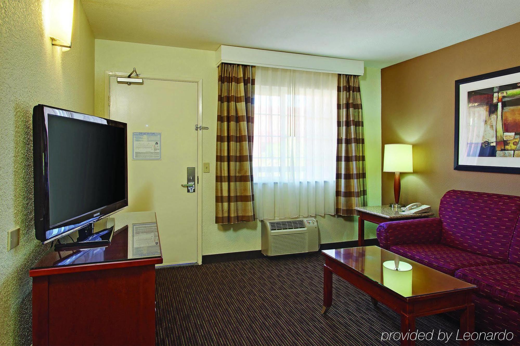 Mission View Inn & Suites San Diego Sea World - Zoo Екстер'єр фото